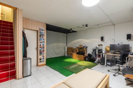 Grosszügiger Hobbyraum mit anschliessendem Keller (ca. 35m2)